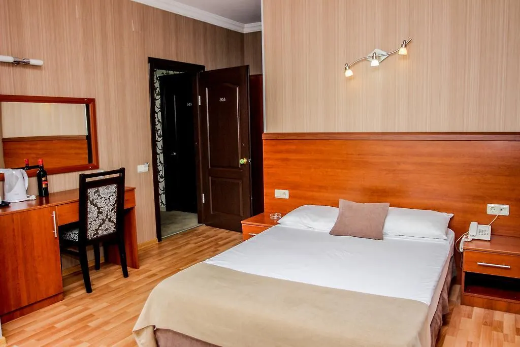 Graphic Hotel Batumi 4*,